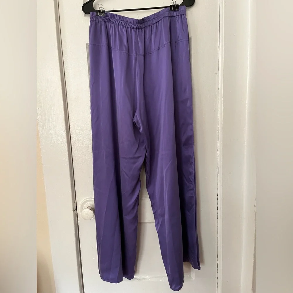 Lunya Silk Pajama Pants in Flying Fig (Purple); Large. - Picture 3 of 7